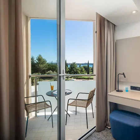 梅斯特拉尔酒店 4* Novigrad Istria
